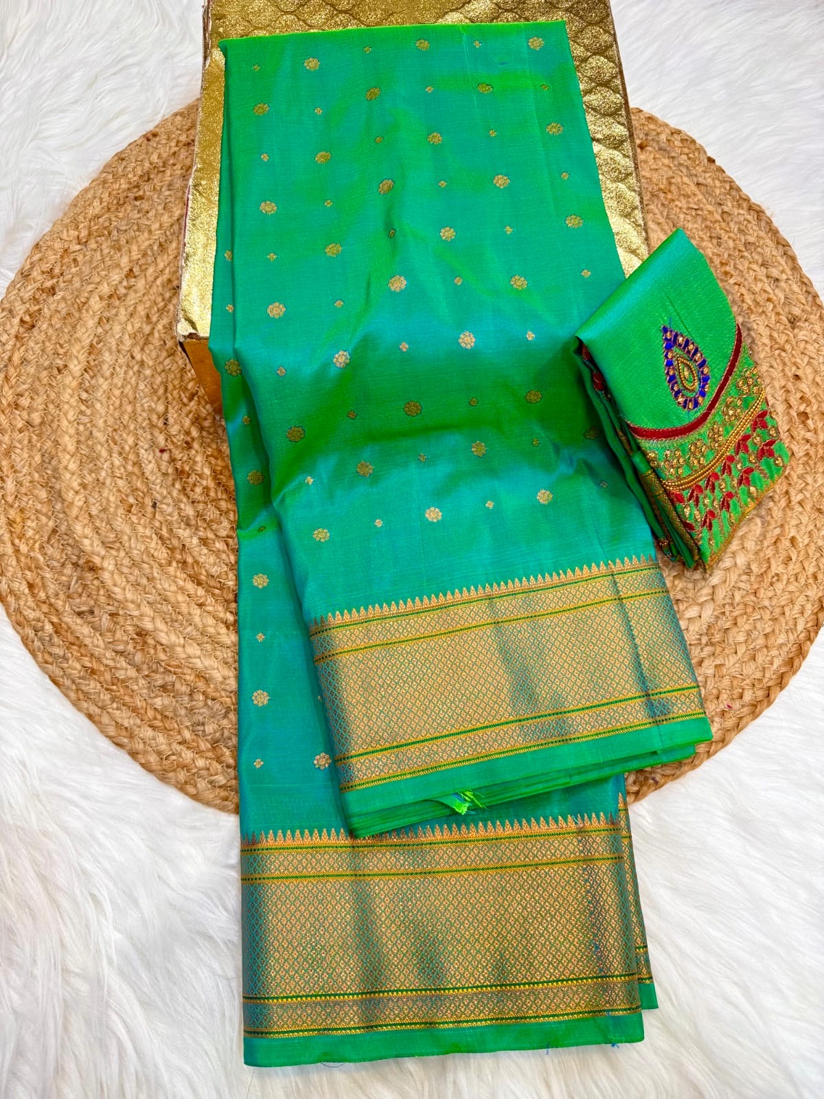 KL003 Trisha Kalanjali Paithani