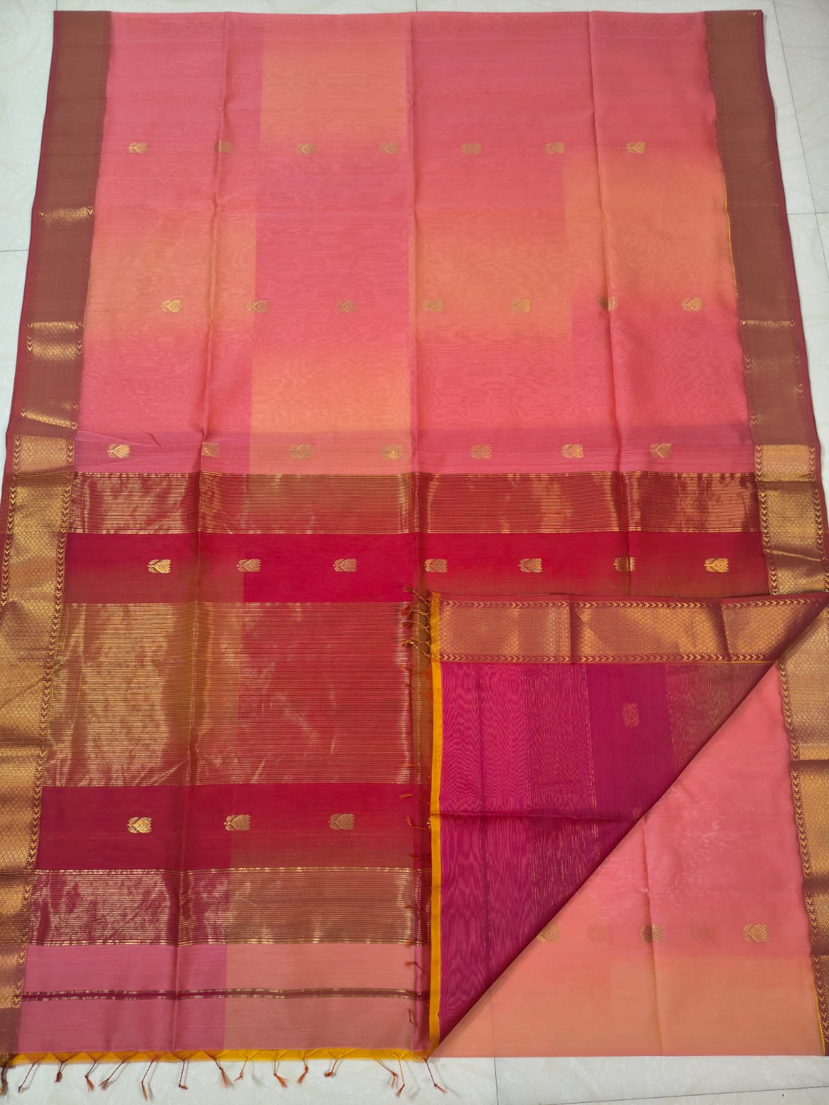 MS002 Lotus butta Maheshwari Saree!