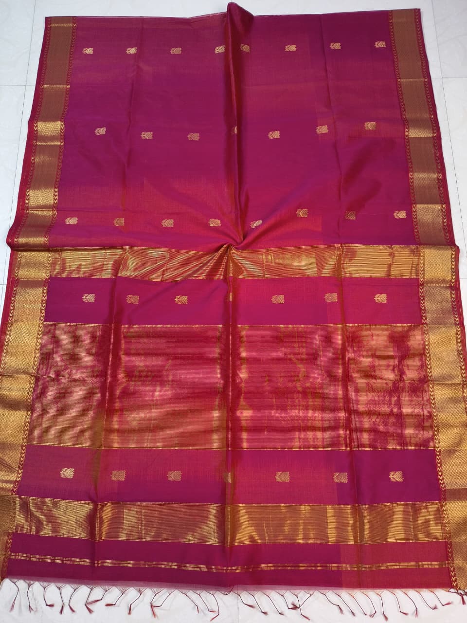 MS002 Lotus butta Maheshwari Saree!