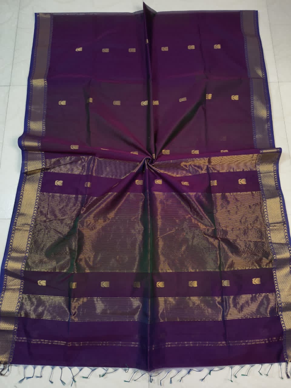 MS002 Lotus butta Maheshwari Saree!