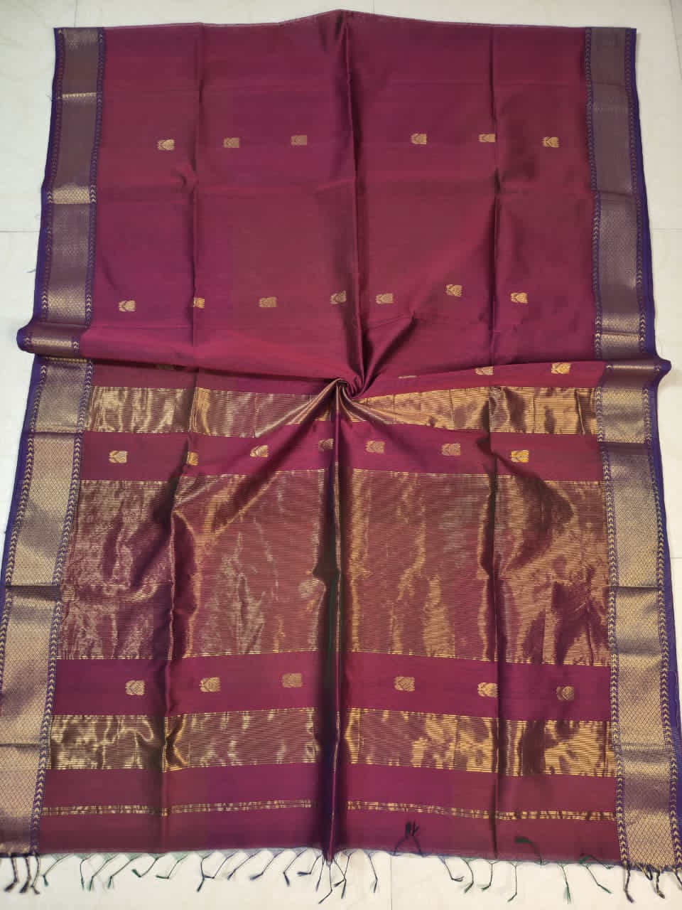 MS002 Lotus butta Maheshwari Saree!