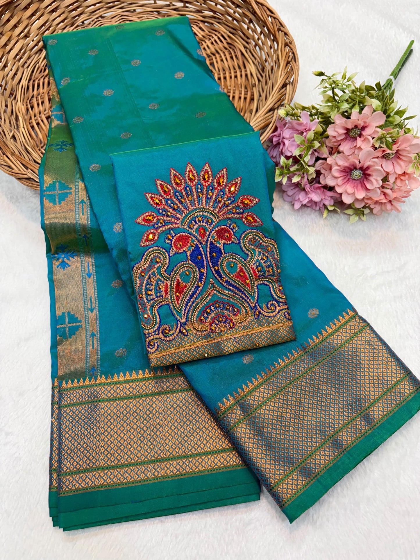 KL006 Drishti Kalanjali paithani