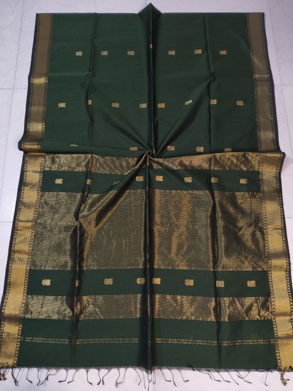 MS002 Lotus butta Maheshwari Saree!
