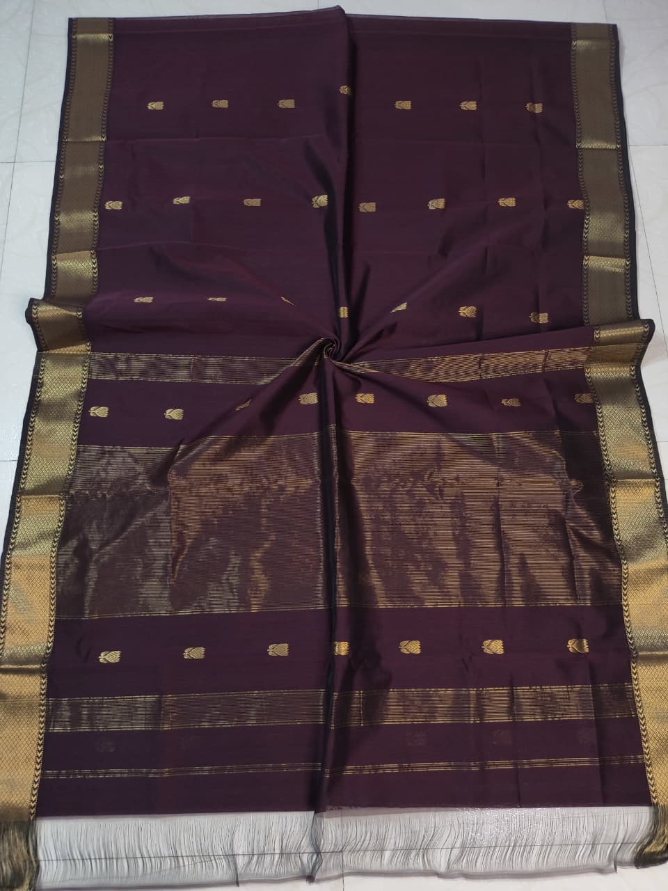 MS002 Lotus butta Maheshwari Saree!