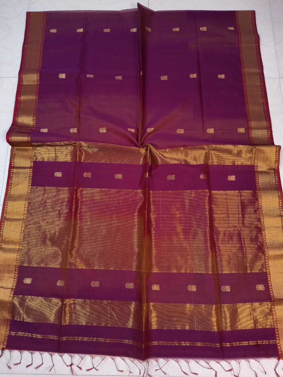 MS002 Lotus butta Maheshwari Saree!