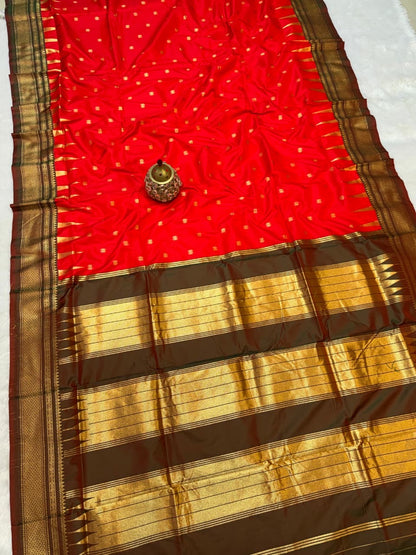 IP002 Temple Irkal Paithani!