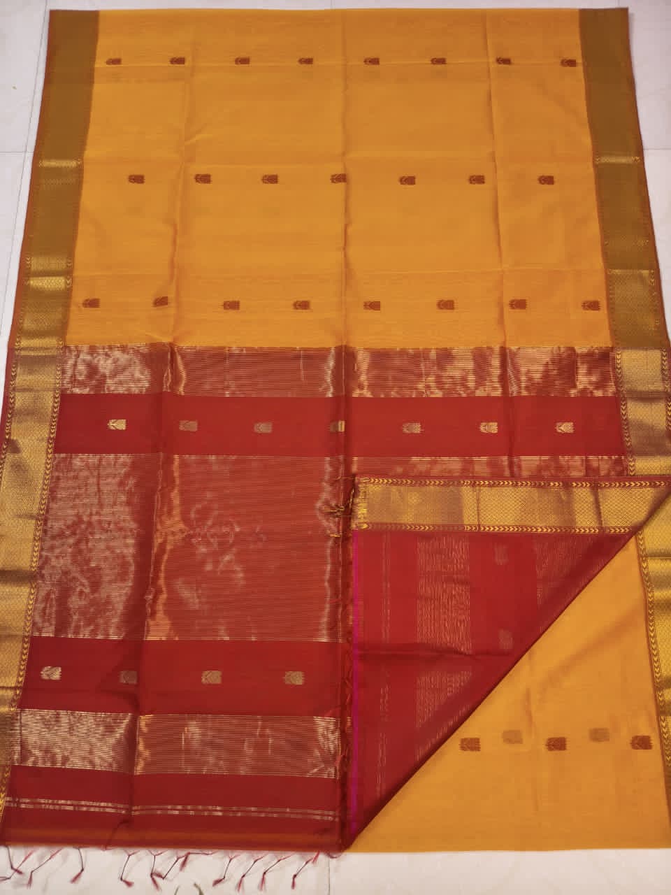 MS002 Lotus butta Maheshwari Saree!