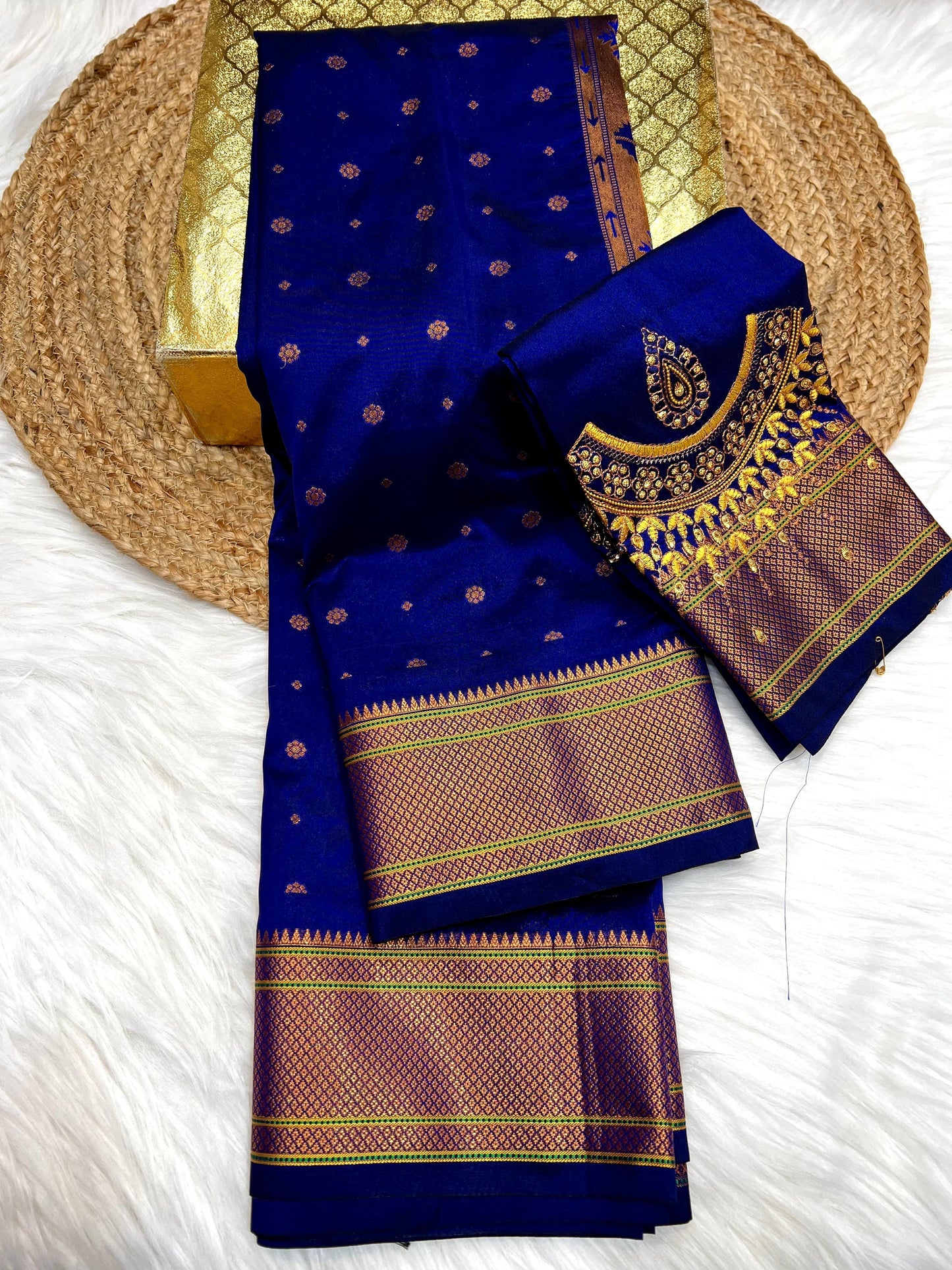 KL003 Trisha Kalanjali Paithani