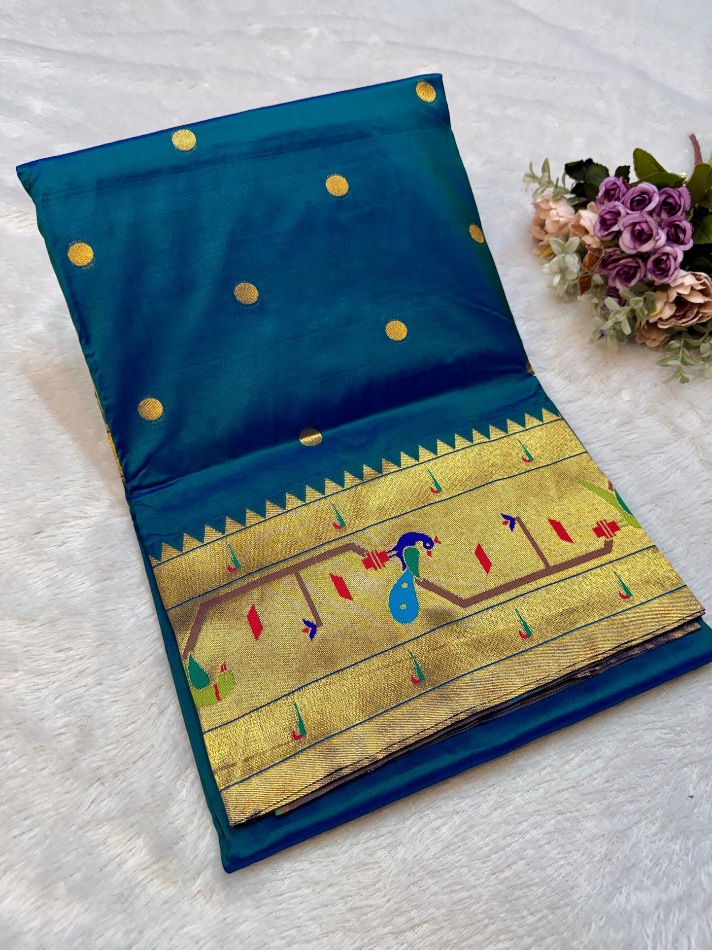 BK001  Brocade Mor Popat Paithani!